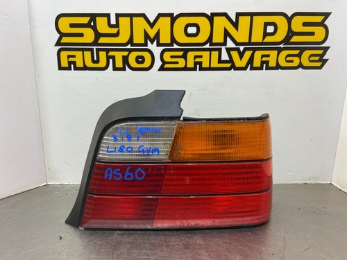 BMW E36 3ER 1993 -1999 FAHRERSEITE ABSEITS O/S RÜCKLEUCHTE REF: AS60 - Bild 1 von 3