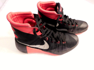 Nike Hyperdunk Sneakers Running Shoes 759974-006 Youth Size 6Y Black/Red/Silver
