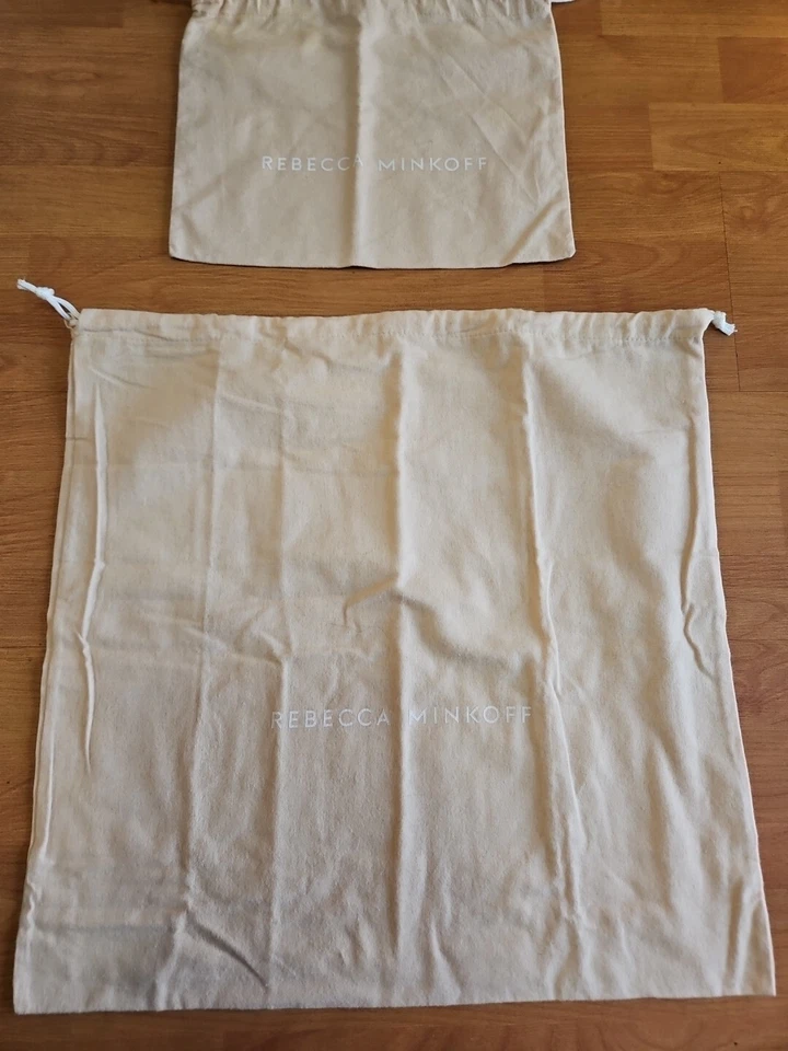 2 bolsas antipolvo Rebecca Minkoff almacenamiento cordón 12x9 y 19x18 buen estado Foto 4 de 4