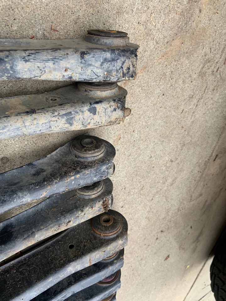 Brazos de control de fábrica superiores e inferiores Wrangler TJ LJ 1997-2006 FABRICANTE DE EQUIPOS ORIGINALES Foto 3 de 3