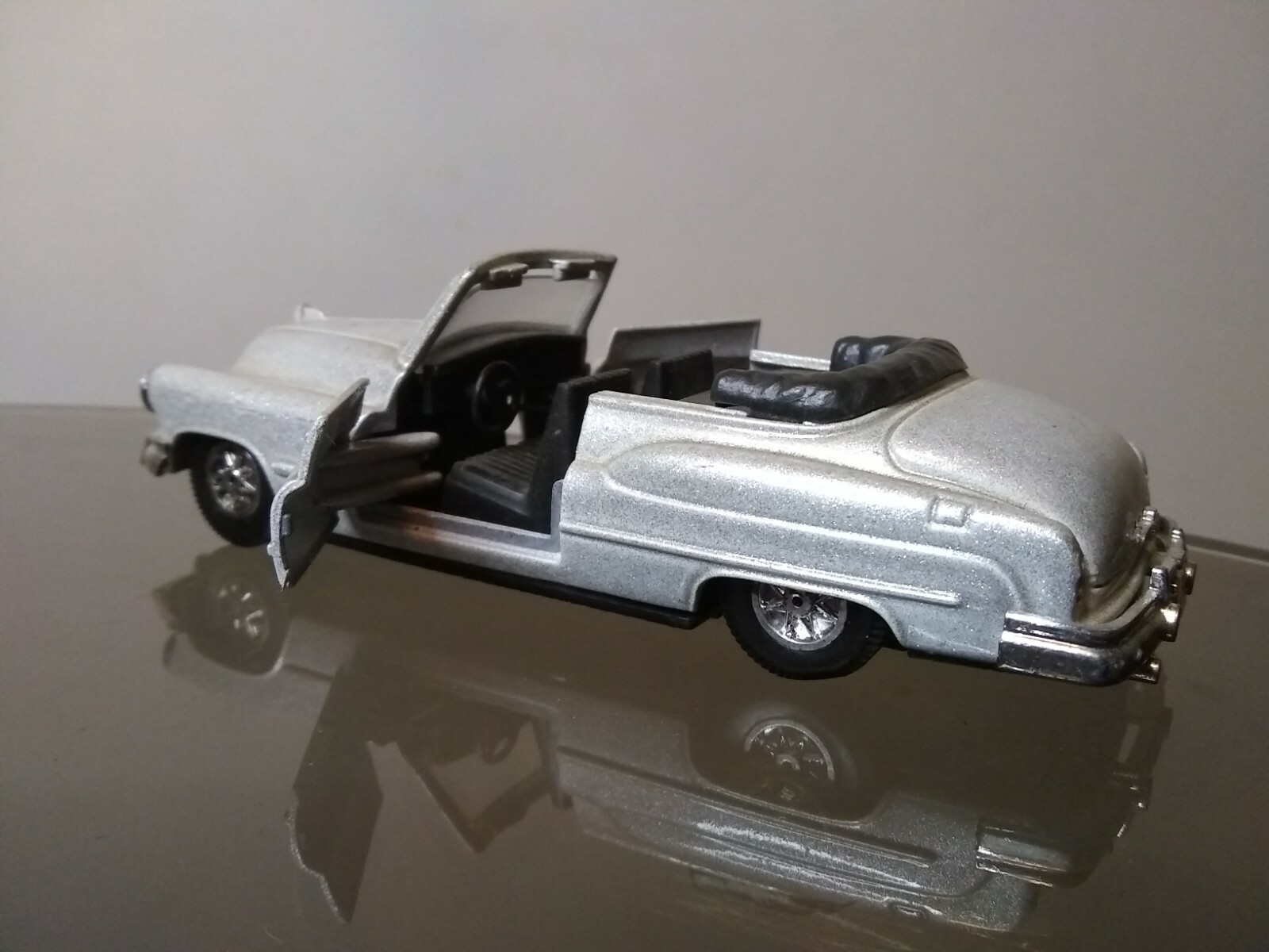 Picture 4 of 5