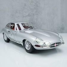 Jaguar E Type 1:24 Silver Classic Diecast Model Car Opening Doors Boxed 1/24