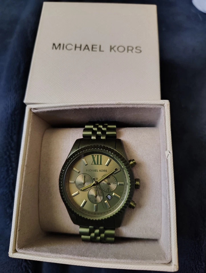Reloj Michael Kors MK8790 Lexington Cronógrafo - Nuevo, Nunca Usado, Verde Oliva Foto 2 de 2