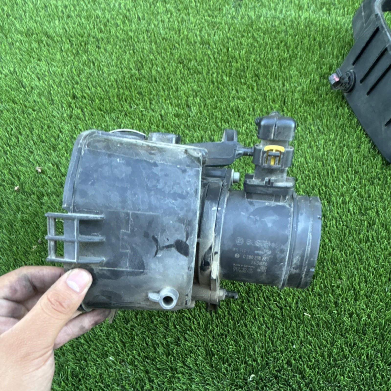 OEM 2014 Maserati Ghibli Both Engine Air Intake Filters Left and Right
