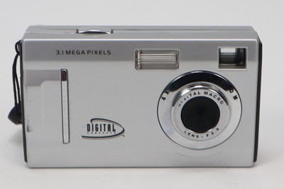 RETRO Digital Concepts 3.1 Megapixel Digital Camera 4x Zoom, Strap & 256mb SD
