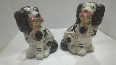 VTG/ANT-looking Staffordshire Dogs Pair King Charles Spaniels w/ Flower Baskets
