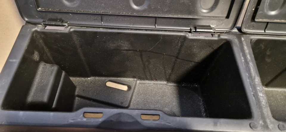 Cubo de almacenamiento de carga trasero Chevrolet HHR 2006-2011 22735079 Foto 3 de 4