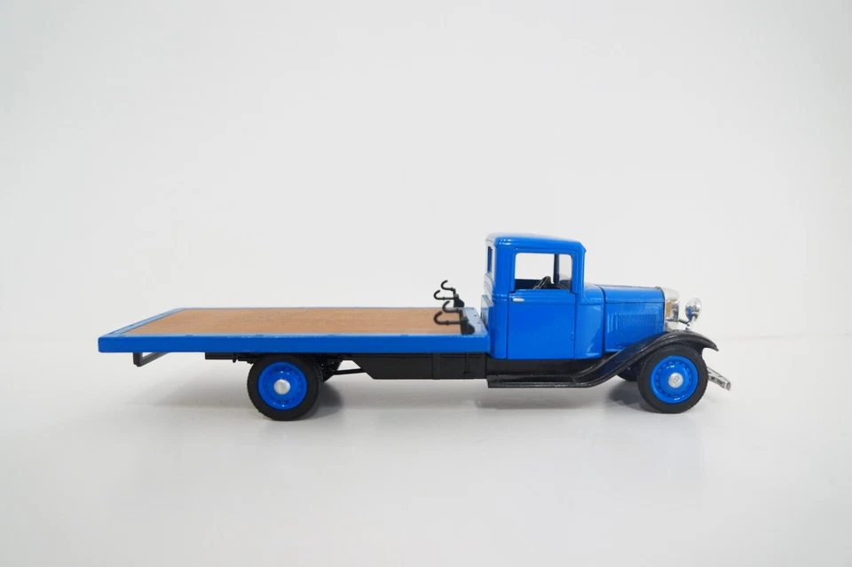 1934 Ford Flatbed Truck Diecast Signature Models - Image 4 of 4