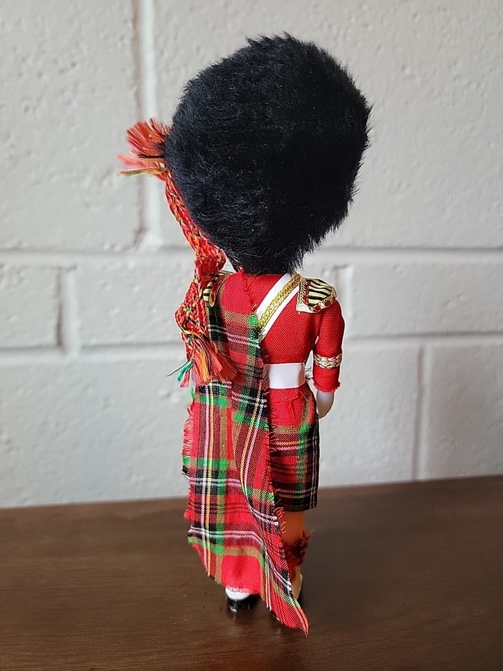 Scottish Guard British Doll Souvenir High Fur Hat Vintage 1980 6
