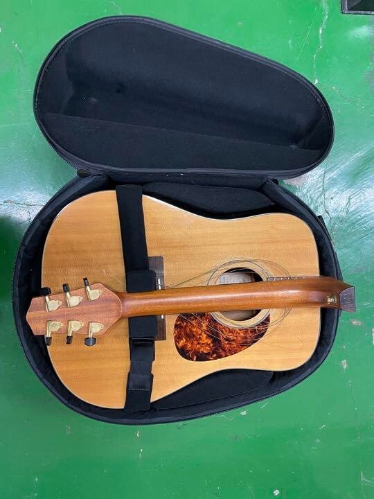 Month-End Voyage-Air Guitar Vad-1 Lr.Baggs used