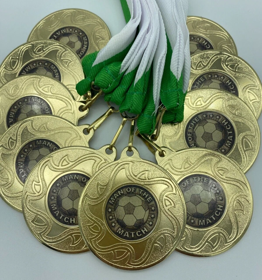 SPA TROPHIES 10 x Man of the Match Medaillen mit grünen & weißen Bändern, goldene Fußballmedaille