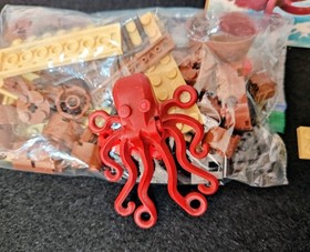 LEGO Pirates 2009: Kraken Attackin' (6240) - Complete - Box & Instructions Too!