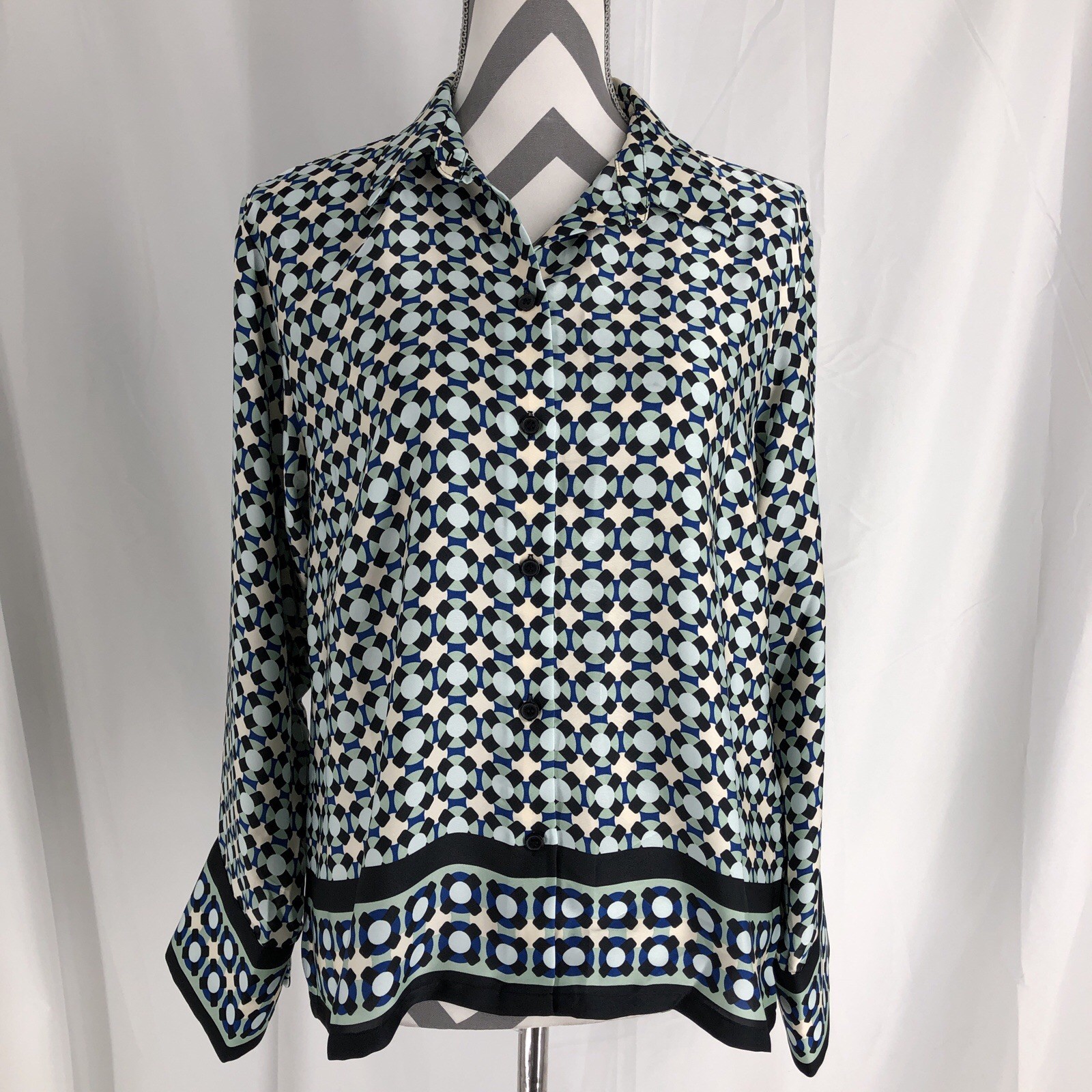 H&M Women’s Blue Geometric Pattern Button Down Shirt blouse Small Polyester