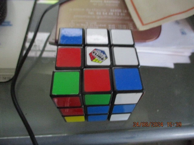 Rubik's Cube Officiel 3x3 - Jeu De Patience Et Stratégie Occasion TBE