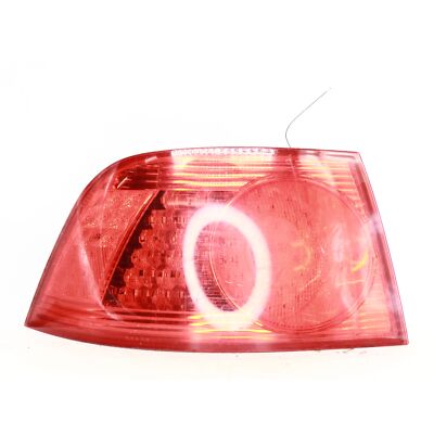 2005 Volkswagen Phaeton Rear Right Tail Light Assembly Part Number - 3D0945096C