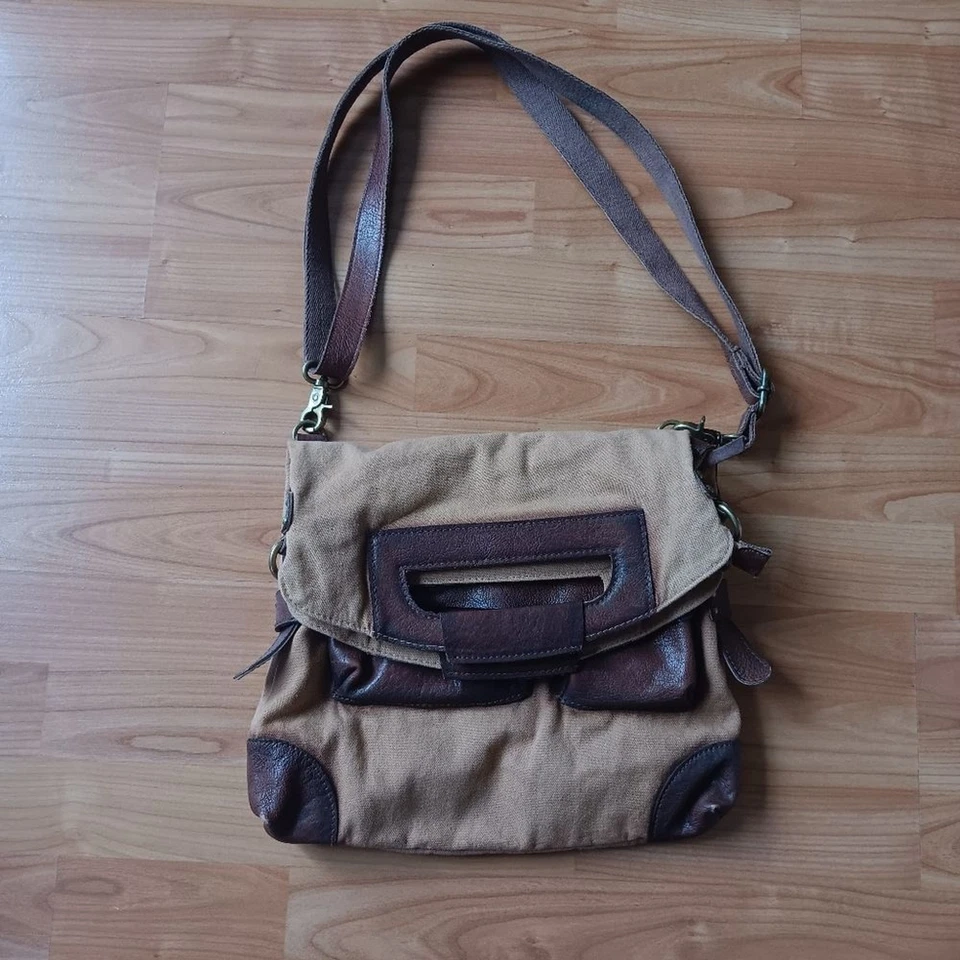 Bolso Mensajero Free People Bushwick en Marrón Foto 2 de 4