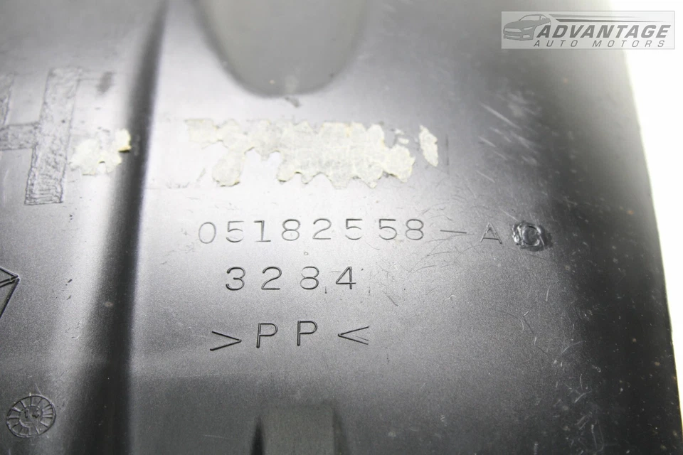 Jeep Patriot 2011-2017 cuarto lado derecho revestimiento de cabina de rueda protector contra salpicaduras OEM Foto 4 de 4