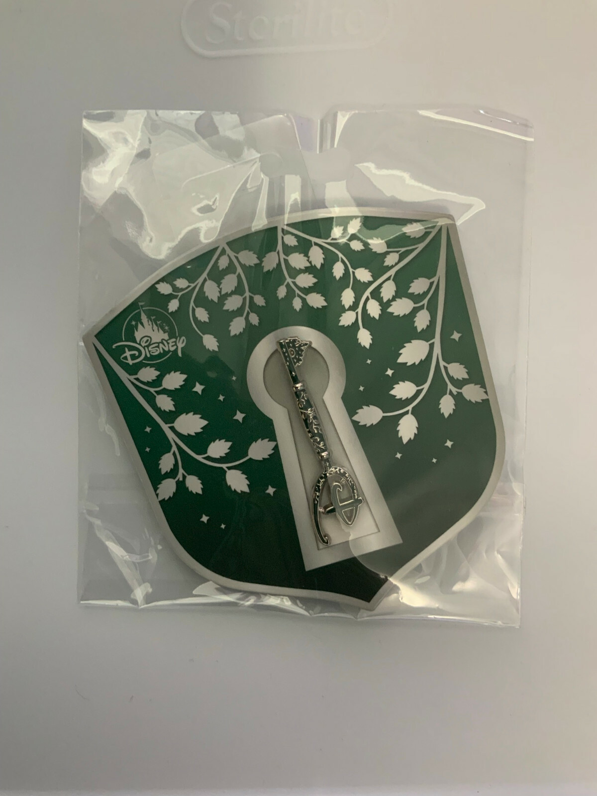 Disney Store Opening Ceremony Replica Green Key Pin Limited Edition New LE