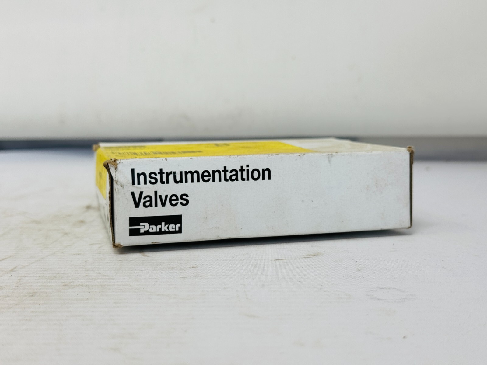 PARKER INSTRUMENTATION 8F-B8LJ2-BP Manual 2-Way Ball Valve 25VY Brass Open Box