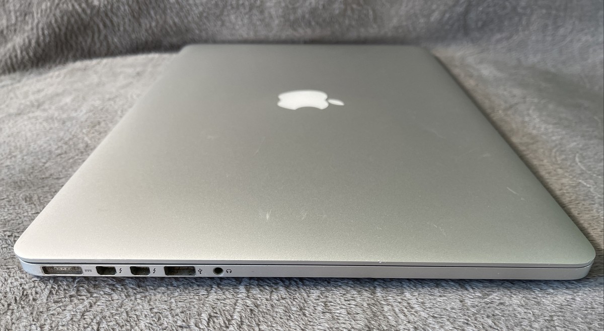Apple 15 inch Macbook Pro Retina Laptop, 2.3Ghz i7, 8GB RAM 250GB