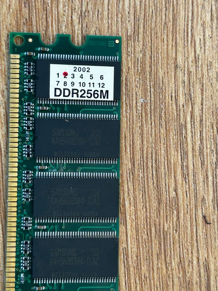 Samsung DDR256M Memory Module RAM Stick DDR1SDRAM in Good Condition - Image 2 of 4