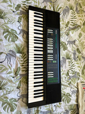 Yamaha PSR-32 61-Key Electronic Keyboard Black Built-In Speaker Headphone