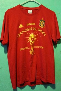 【デッドストック】2010年サッカーワールドカップ記念Tシャツ 激レア・新品】2010 FIFAワールドカップ 記念 Tシャツ - メルカリ