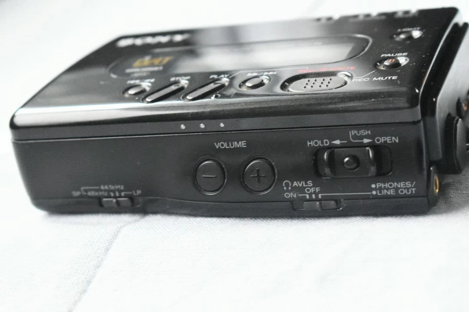 Sony TCD-D8 Walkman Portable DAT Recorder System Tape TCDD8 Black Tested Used - Image 3 of 4