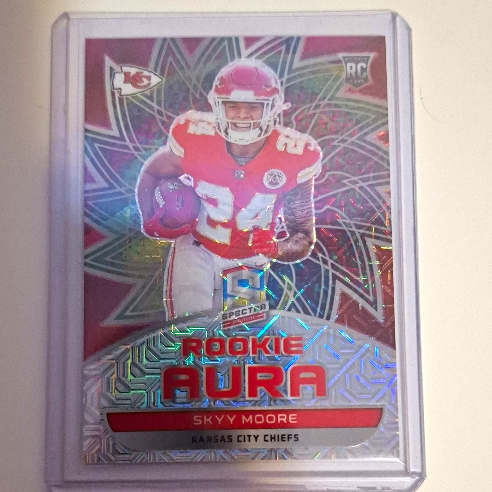 Panini 2022 Spectra Football - Skyy Moore Rookie Aura AUR-SMO Meta /25