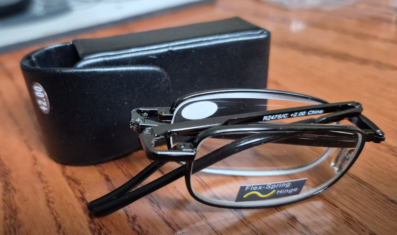 Doctor K Folding Reading Glasses +2.00 + Case (NEW!)
