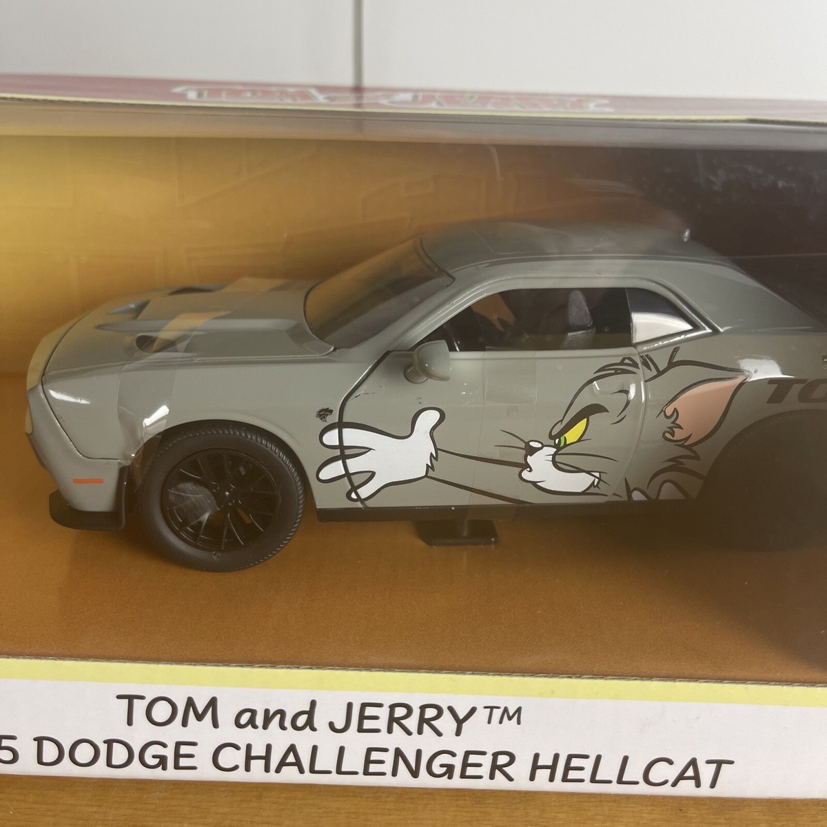 Tom and Jerry HWR with Figure 1:24 Scale 1.75 Inches Tall Ages 8