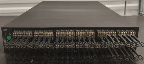IBM SAN Switch 2498-F96 96Ports SFP+ 16Gbits (96 Active) Managed Rails