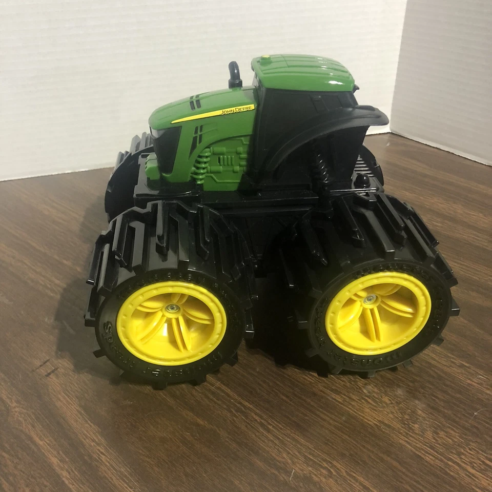 John Deere TOMY Monster Treads Mega Monster Wheels Inc Tractor Sonidos Jugar Juguetes Foto 3 de 4