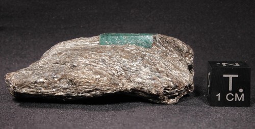 1.7 cm Emerald Crystal in Schist from Mines Gerais, Brazil - old collection - Picture 4 of 11