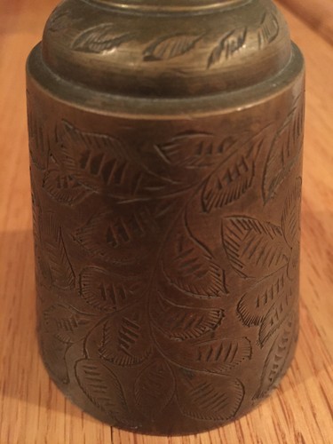 Sarna India Long Handle Brass Dinner Bell w/ floral leaf flower pattern VTG EUC - Picture 3 of 5