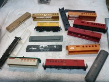 h/o scale assorted pieces and parts lot 1