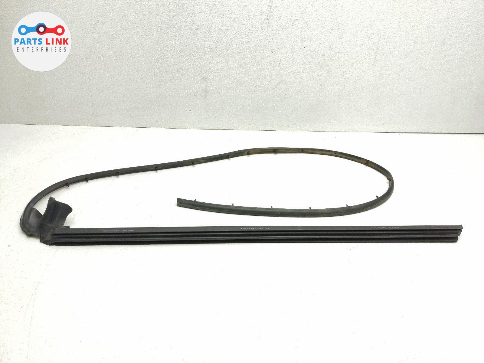 Maserati GranTurismo 2007-2019 Front Right Rubber
