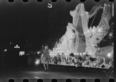 Photo:Memphis Tennessee Cotton Carnival 1940 Parade Float Night Scene