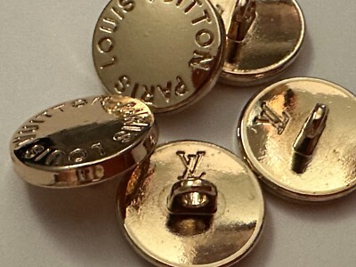 5 ELEGANTE GOLDENE LOUIS VUITTON KNÖPFE, METALL IKONISCH LOUIS VUITTON PARIS GESTEMPELT