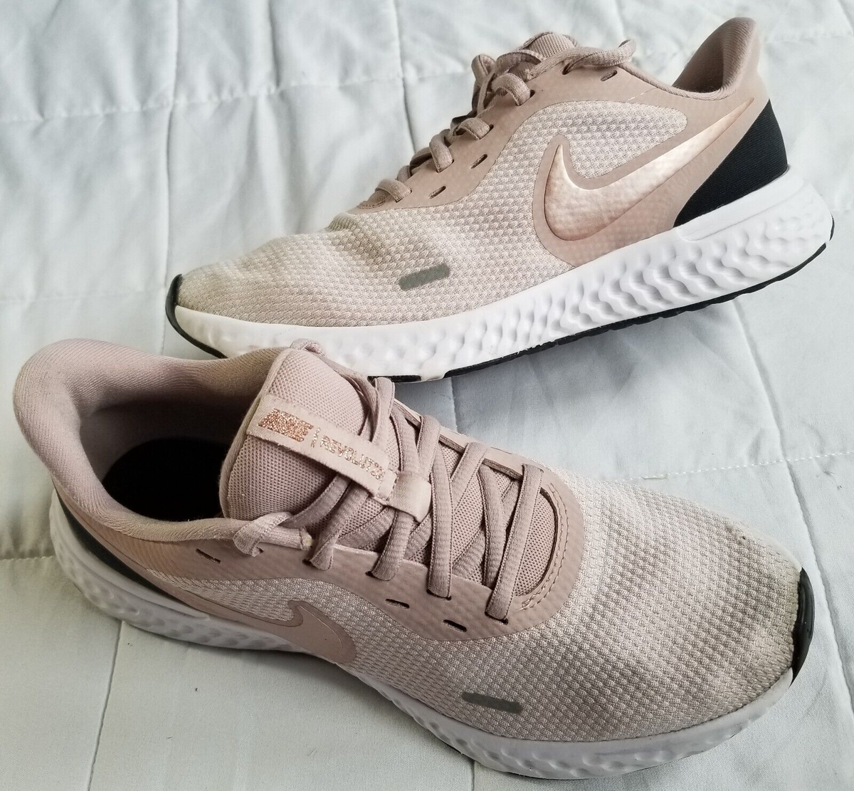 women's revolution 5 running shoe pink