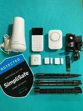 SimpliSafe 8-Piece DIY Home Security Kit with 1080p HD Security Camera 