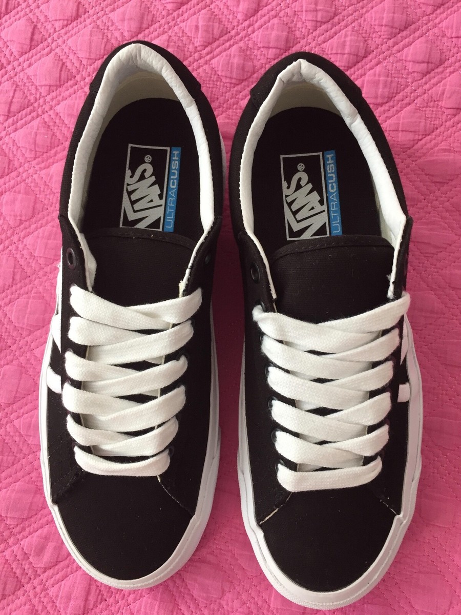 Baskets Vans Basses Noires Et Blanches - Pointure 38.5/39 - Modèle UltraCush - Neufes Avec Petits Défauts