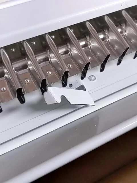 Calentador de zócalo King Electric 6K1215BW 6 ft 120 V K - 1500 W, blanco Foto 3 de 4