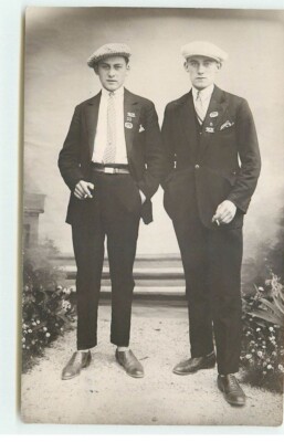 Fotokarte zum Auffinden - Zwei rauchende Wehrpflichtige - 6002