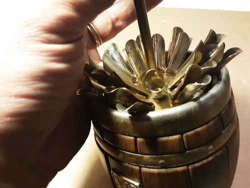 BELLISSIMO PORTASIGARETTE ANNI 60 ALTEZZA DA CHIUSO 14,5 DA APERTO 25 CM - Foto 6 di 16