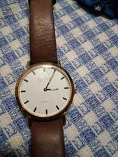 Shore Project 1white Dial Gold Case Leatherband Water Resistant No scratches.