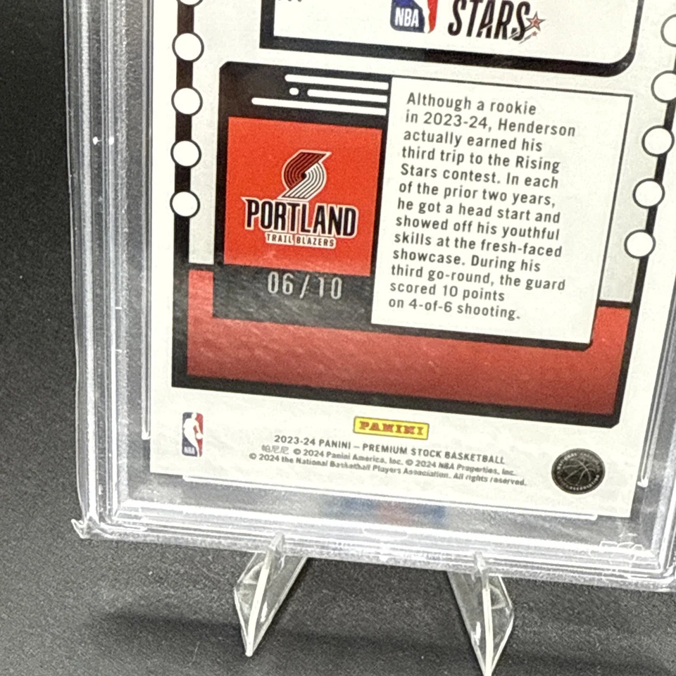 2023 PANINI HOOPS PREMIUM STOCK 280 SCOOT HENDERSON GOLDICE POP1 Gem Mt 10 06/10 - Image 4 of 4