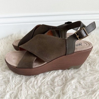 NWOT! OTBT ''Yvonne'' Brown Suede Leather Wedge Sandals | Size 10