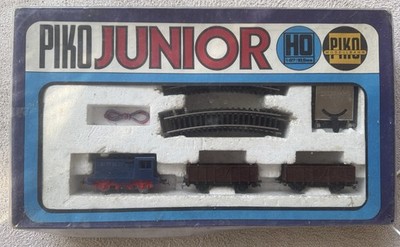 Vintage PIKO Junior HO Scale Train Set 04011 Diesel Locomotive Freight Cars GDR