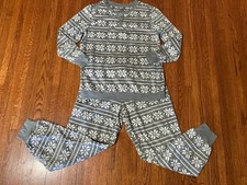 NWOT women's gray snowflake fleece pjs M 8/10 pajamas 2 piece